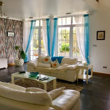 Vila Casa Do Ananas, Cliff-top/ocean-front Villa, Pico