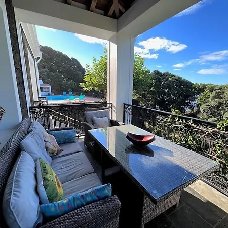Casa Do Ananas, Cliff-top/ocean-front Villa, Pico * Lajes do Pico