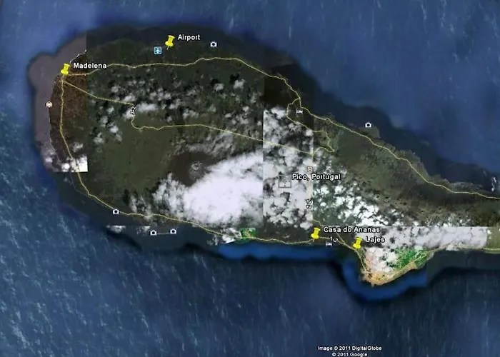 Casa Do Ananas, Cliff-top/ocean-front Villa, Pico * Lajes do Pico