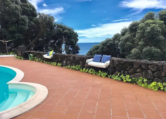 Casa Do Ananas, Cliff-top/ocean-front Villa, Pico *