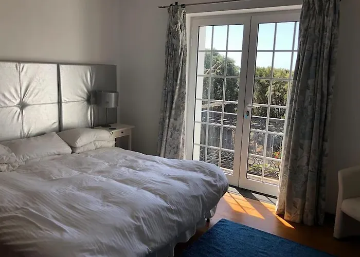 Casa Do Ananas, Cliff-top/ocean-front Villa, Pico *