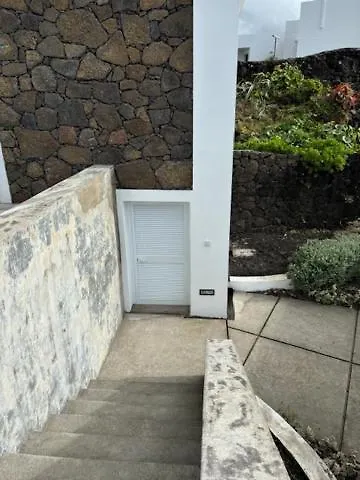 Casa Do Ananas, Cliff-top/ocean-front Villa, Pico *