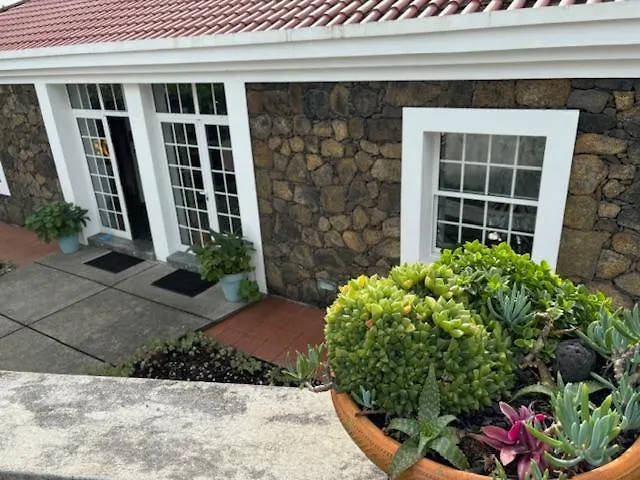 Casa Do Ananas, Cliff-top/ocean-front Villa, Pico Lajes do Pico