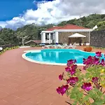 Casa Do Ananas, Cliff-top/ocean-front Villa, Pico