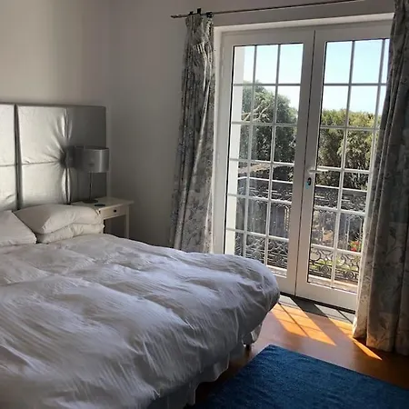 Casa Do Ananas, Cliff-top/ocean-front Villa, Pico *