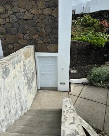 Casa Do Ananas, Cliff-top/ocean-front Villa, Pico *