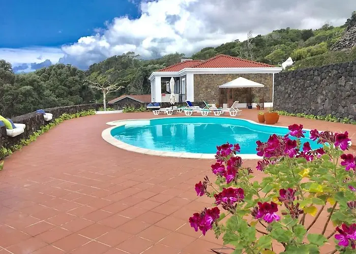 Casa Do Ananas, Cliff-top/ocean-front Villa, Pico