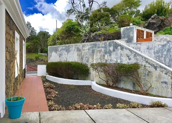Casa Do Ananas, Cliff-top/ocean-front Villa, Pico Lajes do Pico