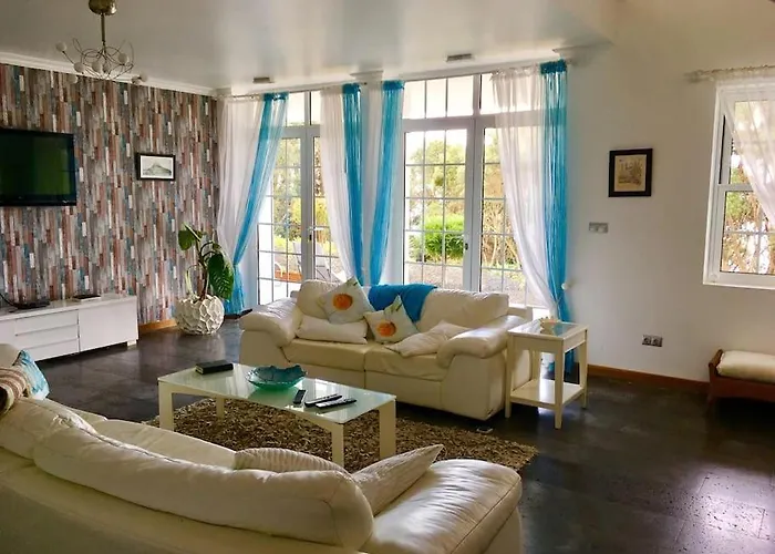 Villa Casa Do Ananas, Cliff-top/ocean-front Villa, Pico