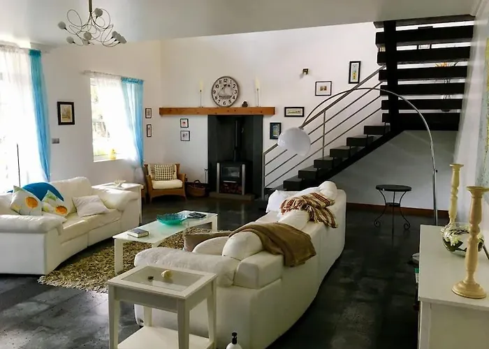 Villa Casa Do Ananas, Cliff-top/ocean-front Villa, Pico *